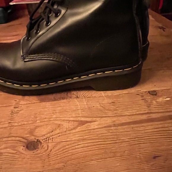 Doc Martens combat boots - Picture 4 of 5